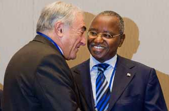 Jean-Claude Masangu avec Dominique Strauss-Kahn. Jean-Claude Masangu avec Dominique Strauss-Kahn.